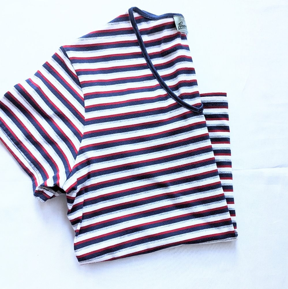 On Trend Soft T-shirt with Stripes. Sz L.